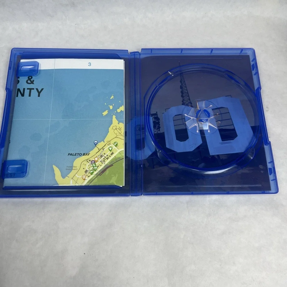 PS4 Grand Theft Auto V Premium Edition REPLACEMENT CASE w/ map‎